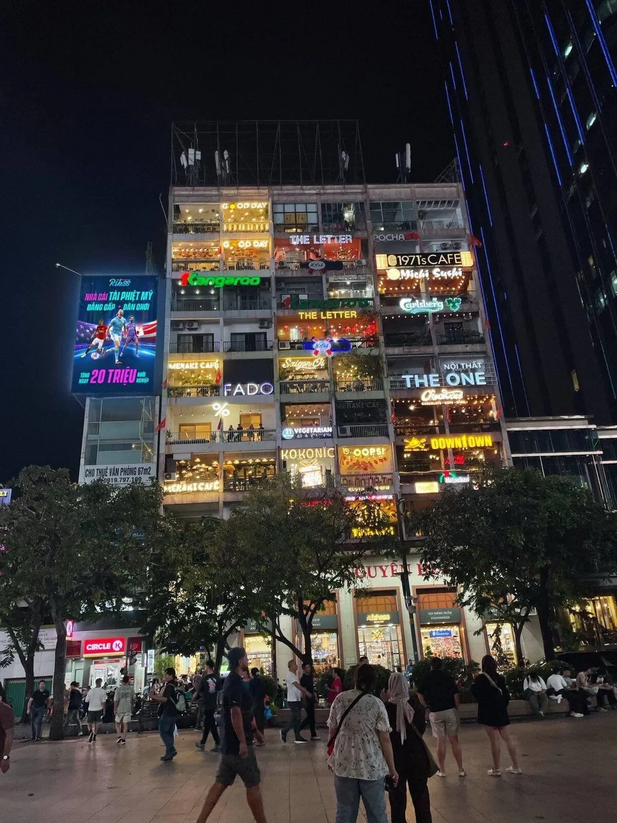 Billboard Rik88 tại khu phố đi bộ